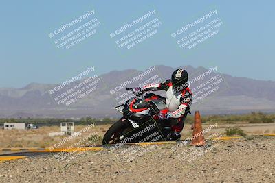 media/Oct-08-2022-SoCal Trackdays (Sat) [[1fc3beec89]]/Turn 9 Inside (10am)/